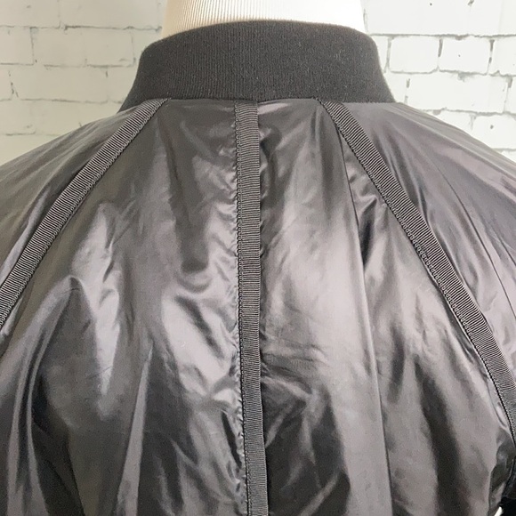 Athleta Jacket Summit Insulated Parka, Black Medium Athleisure Layering Workout - Picture 9 of 16